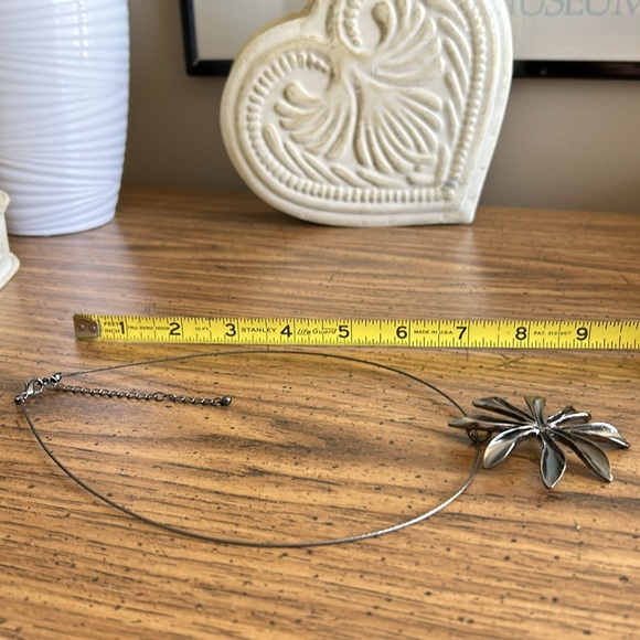 Starburst Medallion Choker Style Necklace - Picture 5 of 7